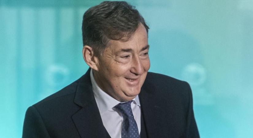 Létszámleépítés jöhet Mészáros Lőrinc szuperbankjánál, a lépés több száz embert érinthet