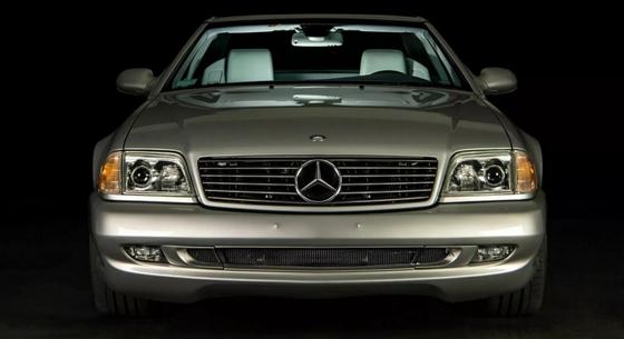 Bejáratósan új 23 éves Mercedes SL 500 került eladósorba