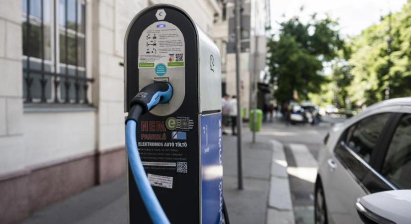 Levehetik a zöld rendszámot a plug-in hibrid autókról Magyarországon