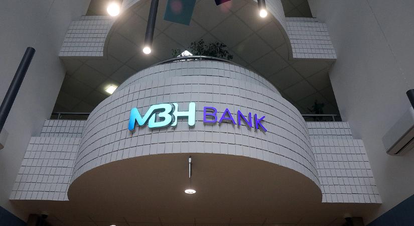 Repülnek az emberek a Mészáros-féle Magyar Bankholdingtól