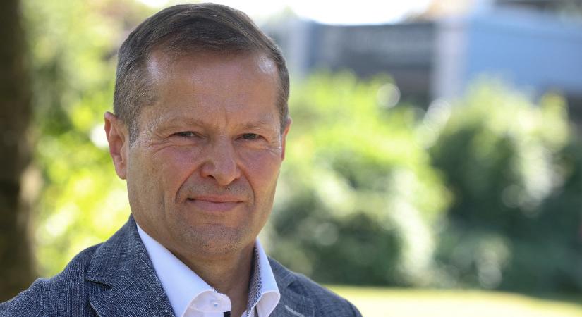 Az orosz-ukrán háború kárvallottjainak ajánlotta fel pénzjutalmát a friss Nobel-díjas Krausz Ferenc