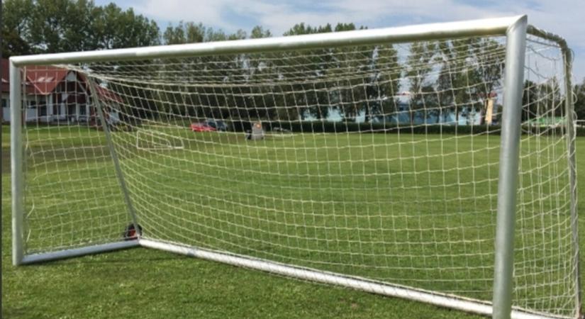 TRAGÉDIA: Futballkapu zuhant a hatéves fiúra, meghalt
