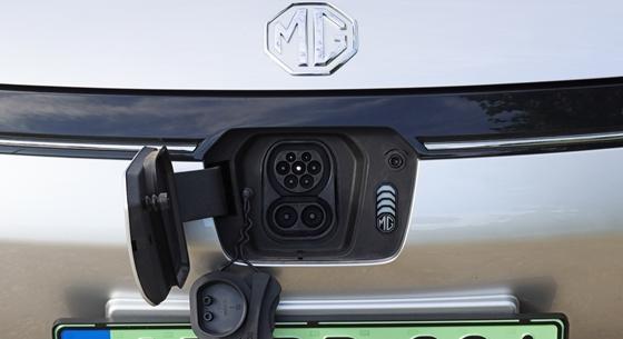 A kínai autógyártók letámadják Európát és Magyarországot is: kint már 2 millió alatt is van elektromos modell