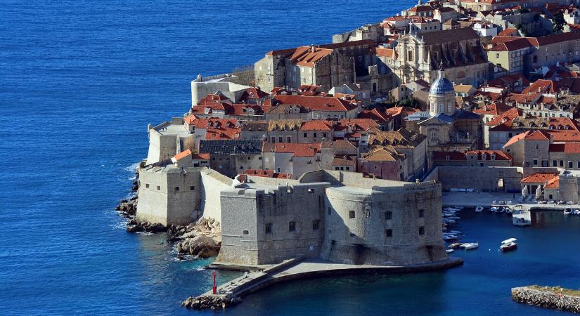 Dubrovnik bekeményített! A horvát városban tilos az újabb apartmanok építése és jelentősen csökkennek a szálláshelyek