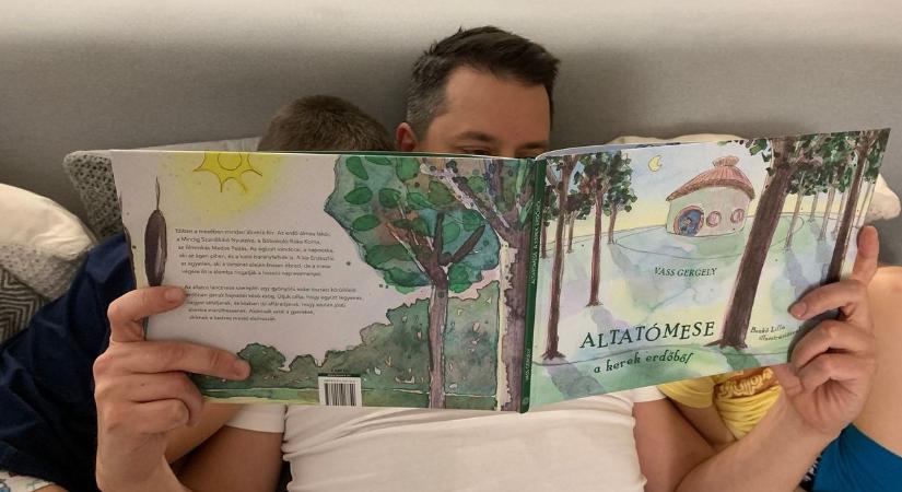 Mesekönyvet szerző ügyvéd érkezik a Sziget-kékbe