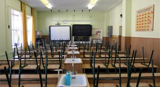 Belügyminisztériumi utasításra az iskolák ezután magánadományokat csak állami jóváhagyással fogadhatnak el