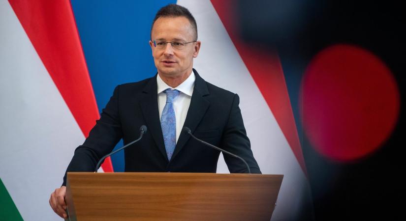 Szijjártó Péter felszólította Brüsszelt: Azonnal fejezzék be ezt a migrációs politikát