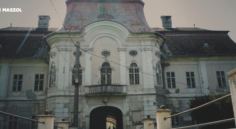 Teljes körű felújítás kezdődött a gernyeszegi Teleki-kastélyban