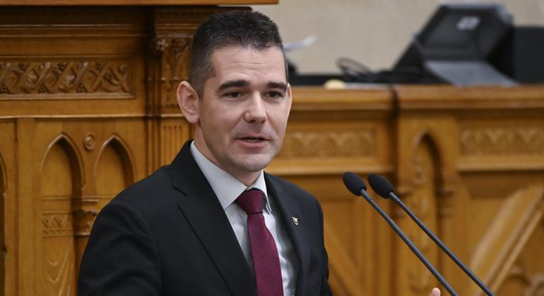 A Mi Hazánk szerint lebukott a Momentum egyik képviselője
