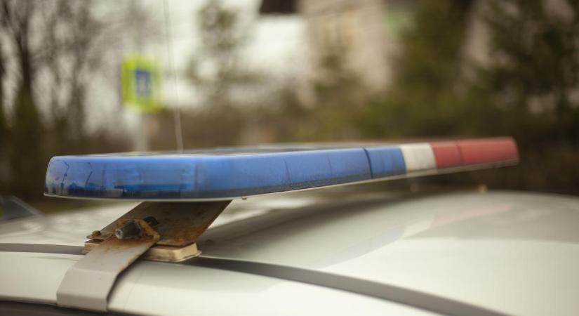 Láncfűrésszel fenyegette egy férfi a járókelőket Pest megyében