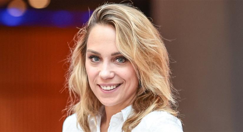 Lékai-Kiss Ramóna luxusházától eláll a lélegzeted, ebben a kétszintes birodalomban él családjával