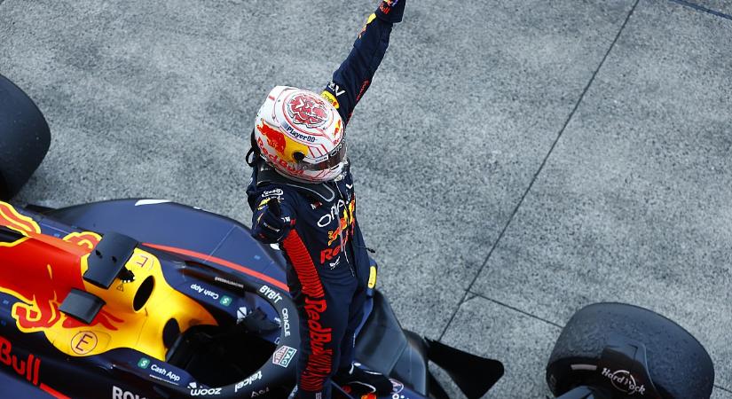 „Természetes tehetség terén Verstappen egy szintem van Schumacherrel és Hamiltonnal”