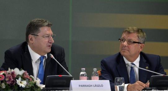 Olyan választ kapott Parragh László a jegybanktól, hogy szinte füstöl