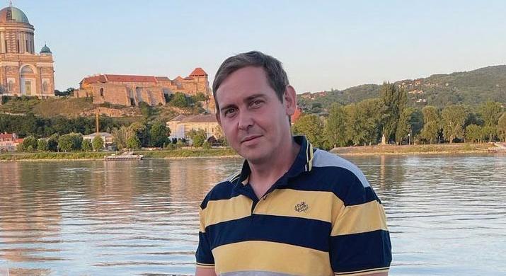 “A saját szemem nézem és ott van benne a múltam” – Egy év elvonó után megszólalt Molnár Gusztáv