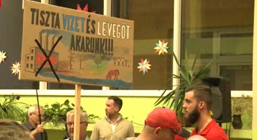 Nem sikerült meggyőzni az ácsiakat a kínai cég képviselőinek arról, hogy jó lesz nekik a katódgyár