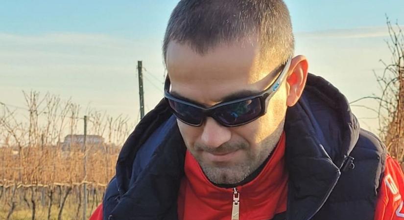 Szíve egyik csücskével posztolt fotót Riegl Gábor