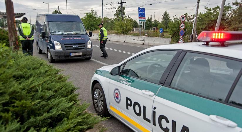 Szlovákia ideiglenesen visszaállítja az ellenőrzést a magyar határon