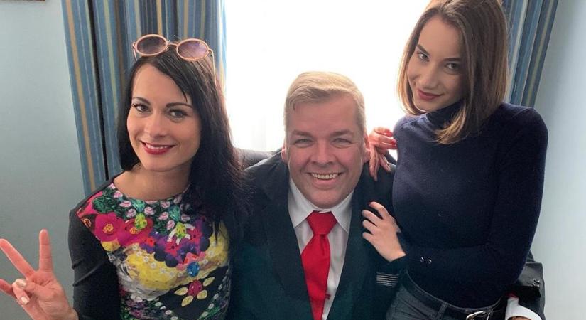 Schmuck Andor kikosarazta Mettát: Én feleséget keresek
