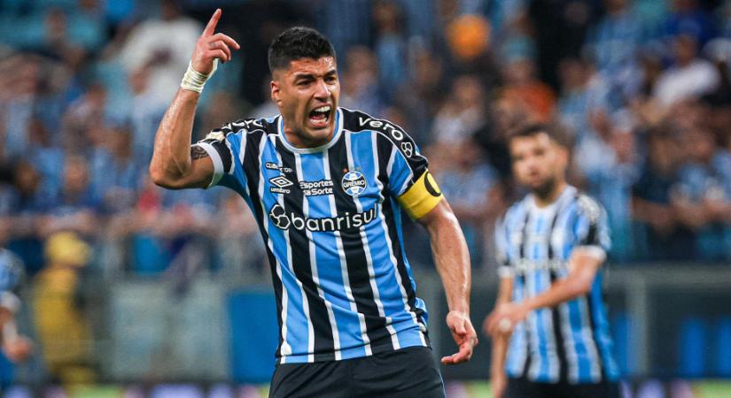 Óriási szabadrúgásgólt lőtt Luis Suárez - videó