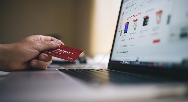8,8 százalékkal nőtt az online kiskereskedelem bruttó forgalma az első félévben