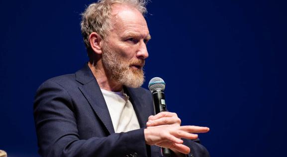 Jón Kalman Stefánsson minden könyve kísérlet arra, hogy legyőzze a halált