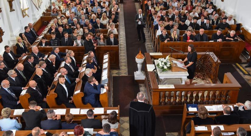 Magyar köztársasági elnök: az összekapaszkodás ideje jött el