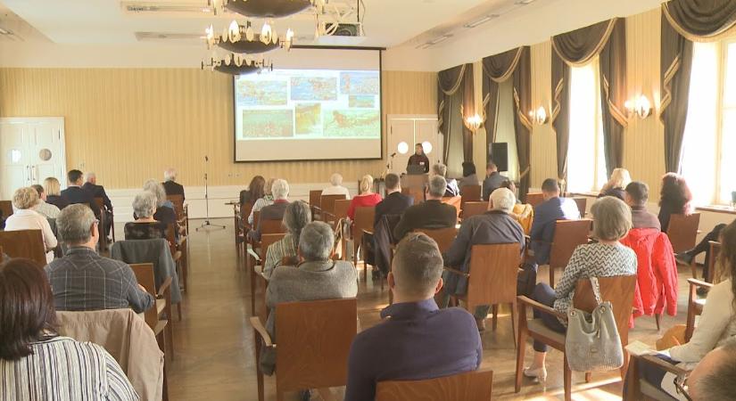 Műanyagot helyettesítő anyagot is bemutatnak a konferencián