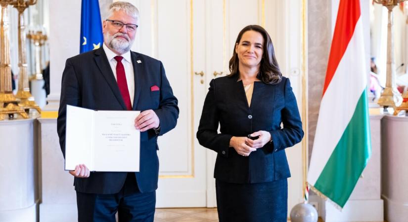 Turi Attila átvette a köztársasági elnöktől az MMA elnökségi okiratát