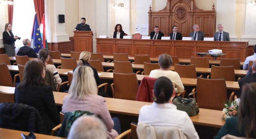 Foglalkoztatási paktum Vasban - Több száz embert juttattak munkához