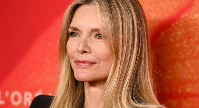 A 65 éves Michelle Pfeiffer gyakran mutatkozik smink nélkül: természetes, natúr fotóit imádják a rajongók