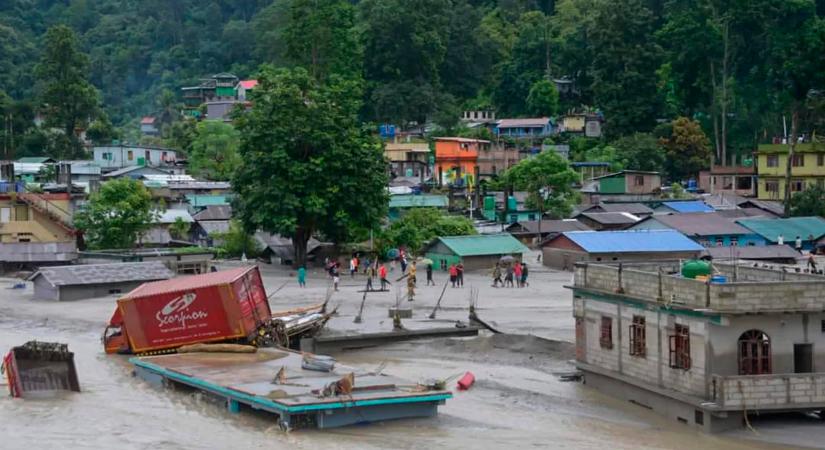 100 emberéletet követelt eddig Indiában a Teesta folyó áradása