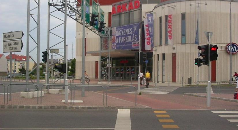 Fizetős lesz a győri Árkád parkolója