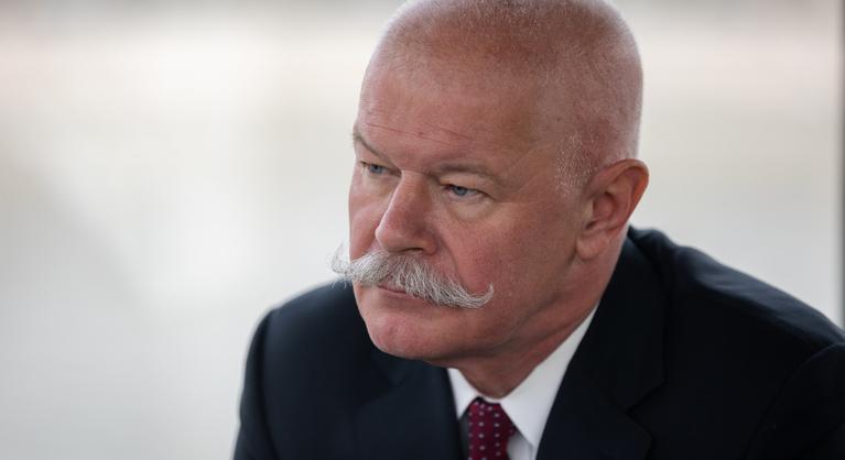 Csák János felborította a sakktáblát