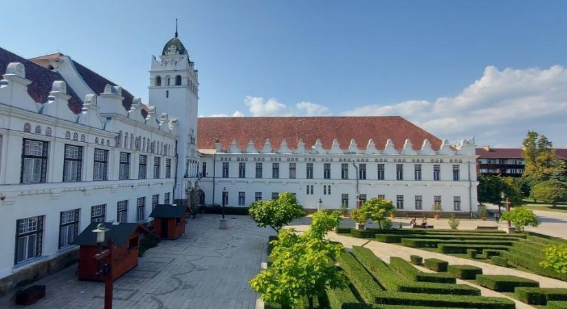 Elkezdődött a Tokaj-Hegyalja Egyetem főépületének felújítása