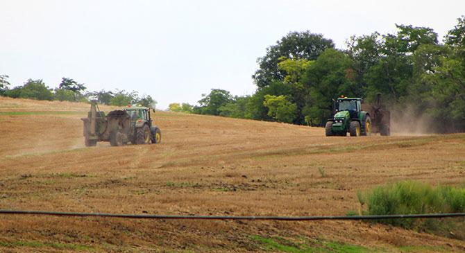 Szervestrágya-szórást végeznek térségünkben