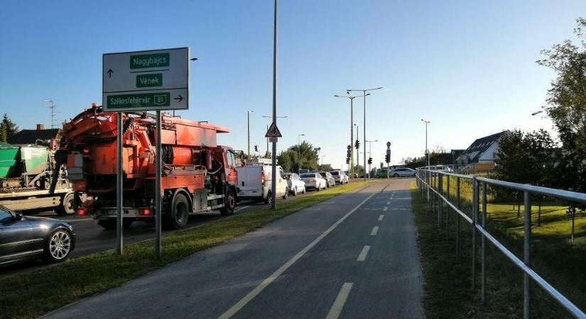 Nem lehet annyi parkolót építeni, ahány autóval minden évben több van Győrben