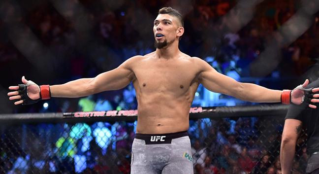 Johnny Walker azt jósolja, hogy idő előtt győzi le Magomed Ankalaevet a UFC 294-en