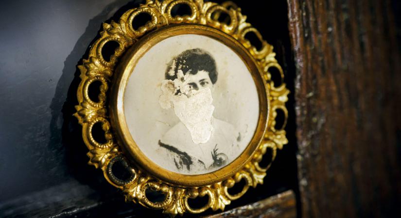 Új gyermekség: a tiszta feledés, fog, szem, tapintat és minden híján