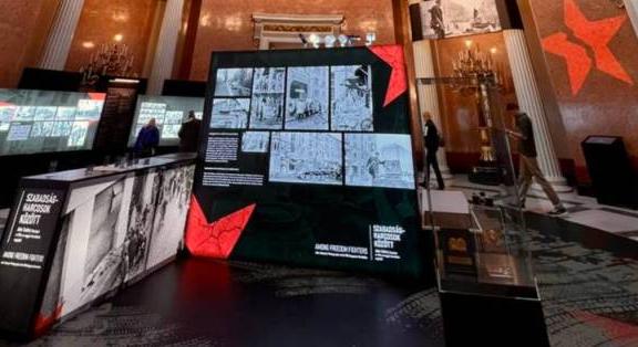 A Szabadságharcosok között. John Sadovy fényképei az 1956-os magyar forradalom napjaiból - új kiállítás a Magyar Nemzeti Múzeumban