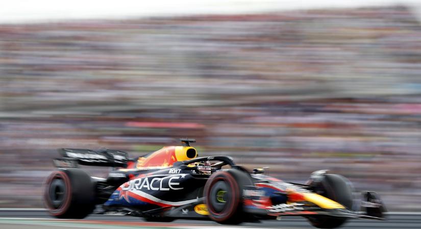 Verstappen kirakta a vállát Leclerc ellen és rajt-cél győzelmet aratott az Amerikai Nagydíj sprintjén