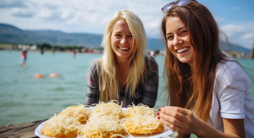 Hungarikum lett a lángos – a Balatonnál a legfinomabb