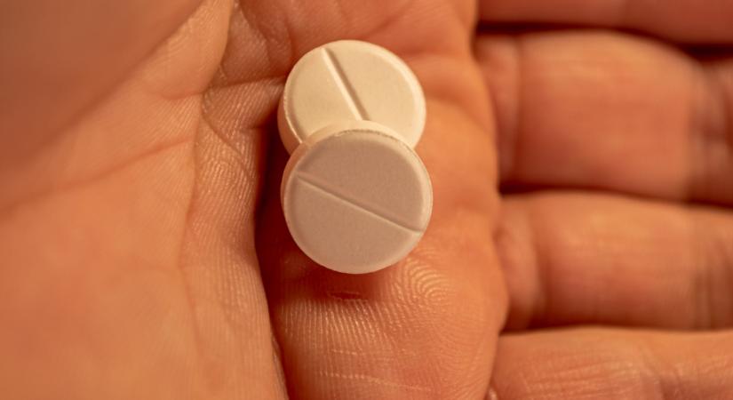 Így vesznek most az élelmes magyarok fillérekért fájdalomcsillapítót: az Algopyrin töredékébe kerül