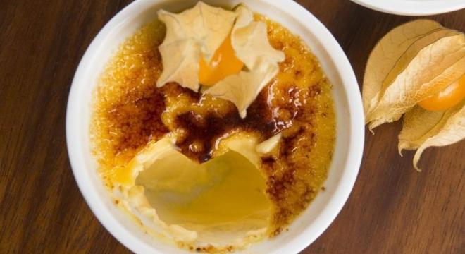 Selymes tejpuding roppanós karamellel – ez a katalán krém