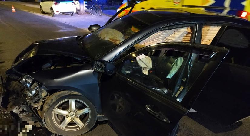 Két személygépkocsi karambolozott Békéscsabán, a Dobozi úton