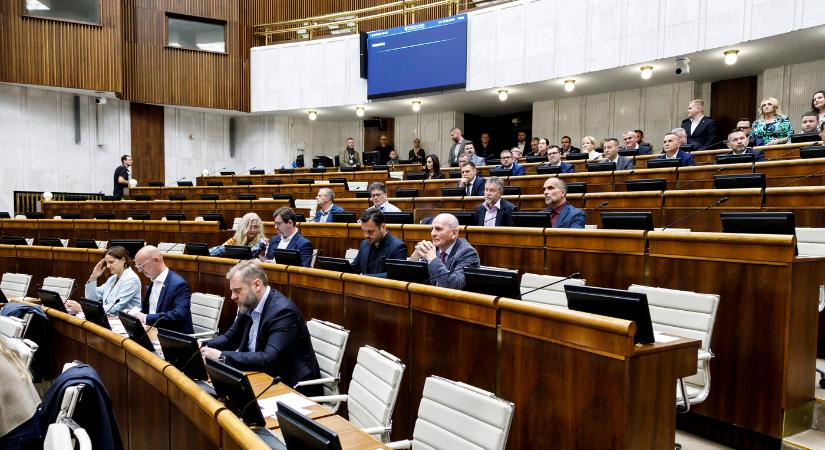 Elkezdődött a parlament alakuló ülése (VIDEÓ)