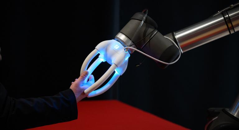 Dubajban már a mesterséges intelligenciára oktatják az embereket