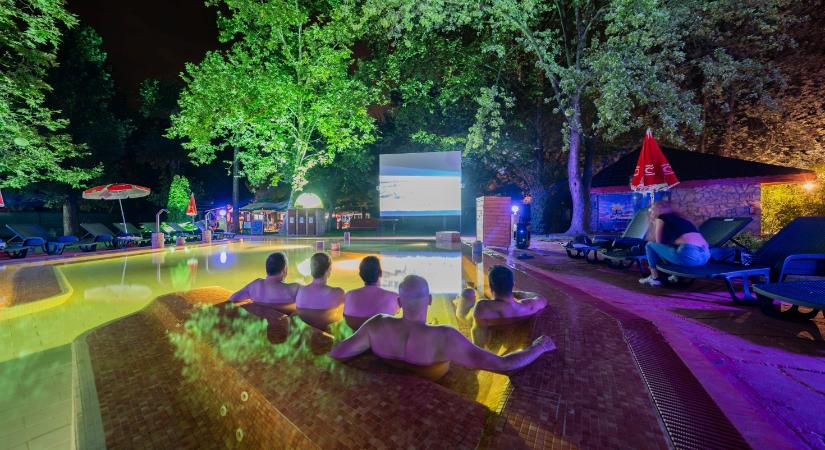 Egész gazdag az október végi fürdős programkínálat