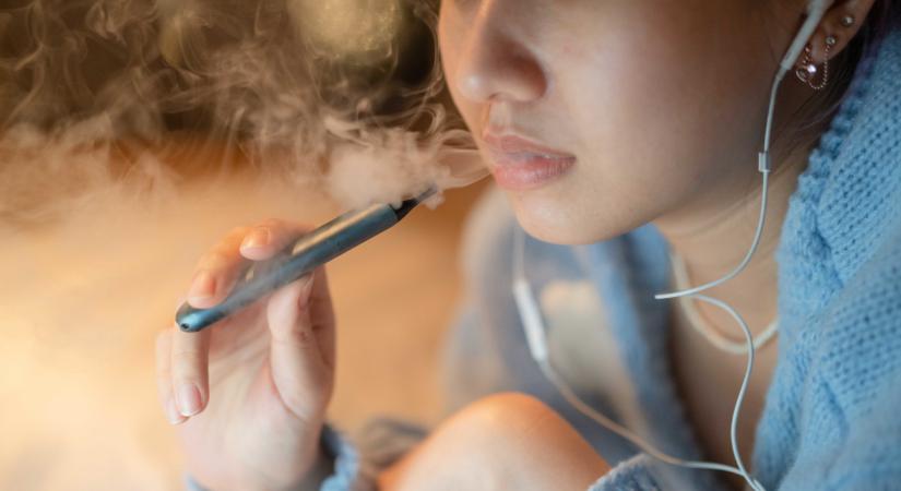Kiderült az igazság az e-cigiről: egészségesebb a hagyományosnál, vagy lehúzás az egész?