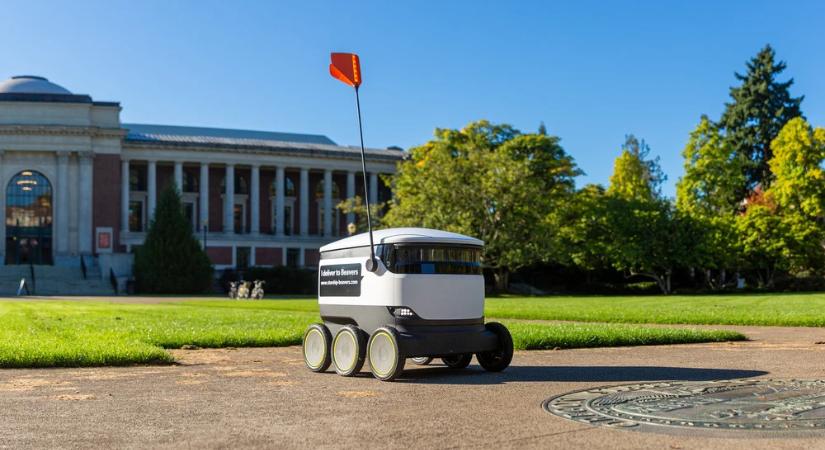 Ételkiszállító robot miatt volt bombariadó egy amerikai egyetemen