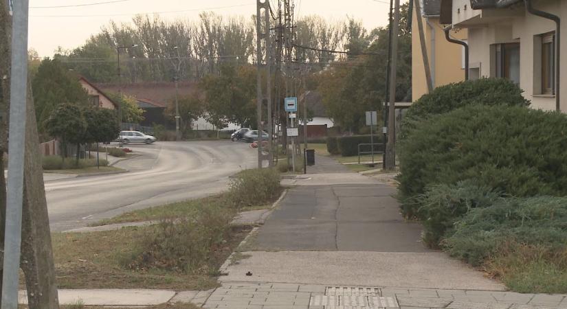 Megújul a járda és a csapadék csatorna az Újtemplom utcában